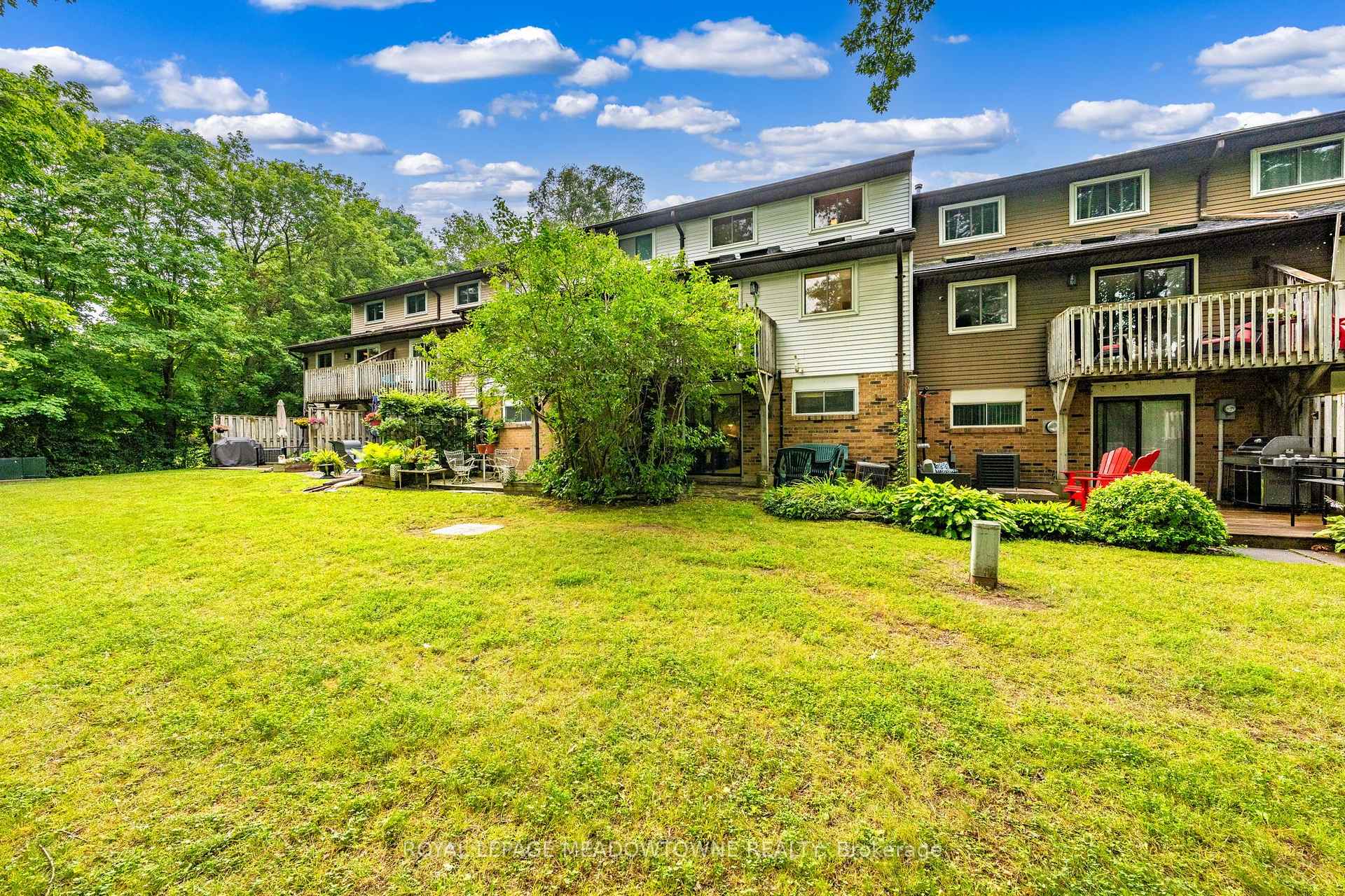 Photo 50 of 69 Lynden Circle, Halton Hills, Georgetown — HOMEH