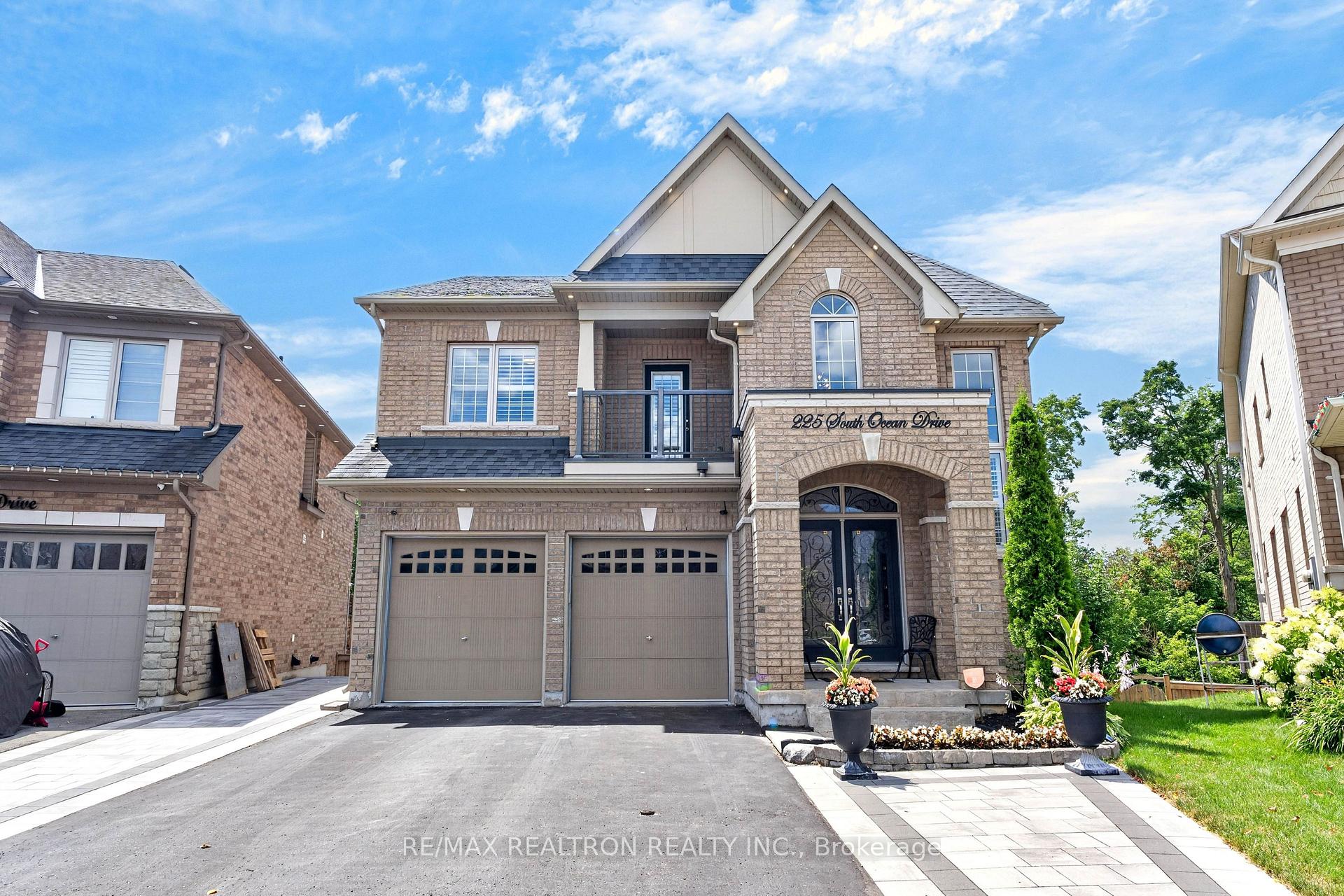 Photo 1 of 225 South Ocean Drive, Oshawa, Windfields — HOMEH