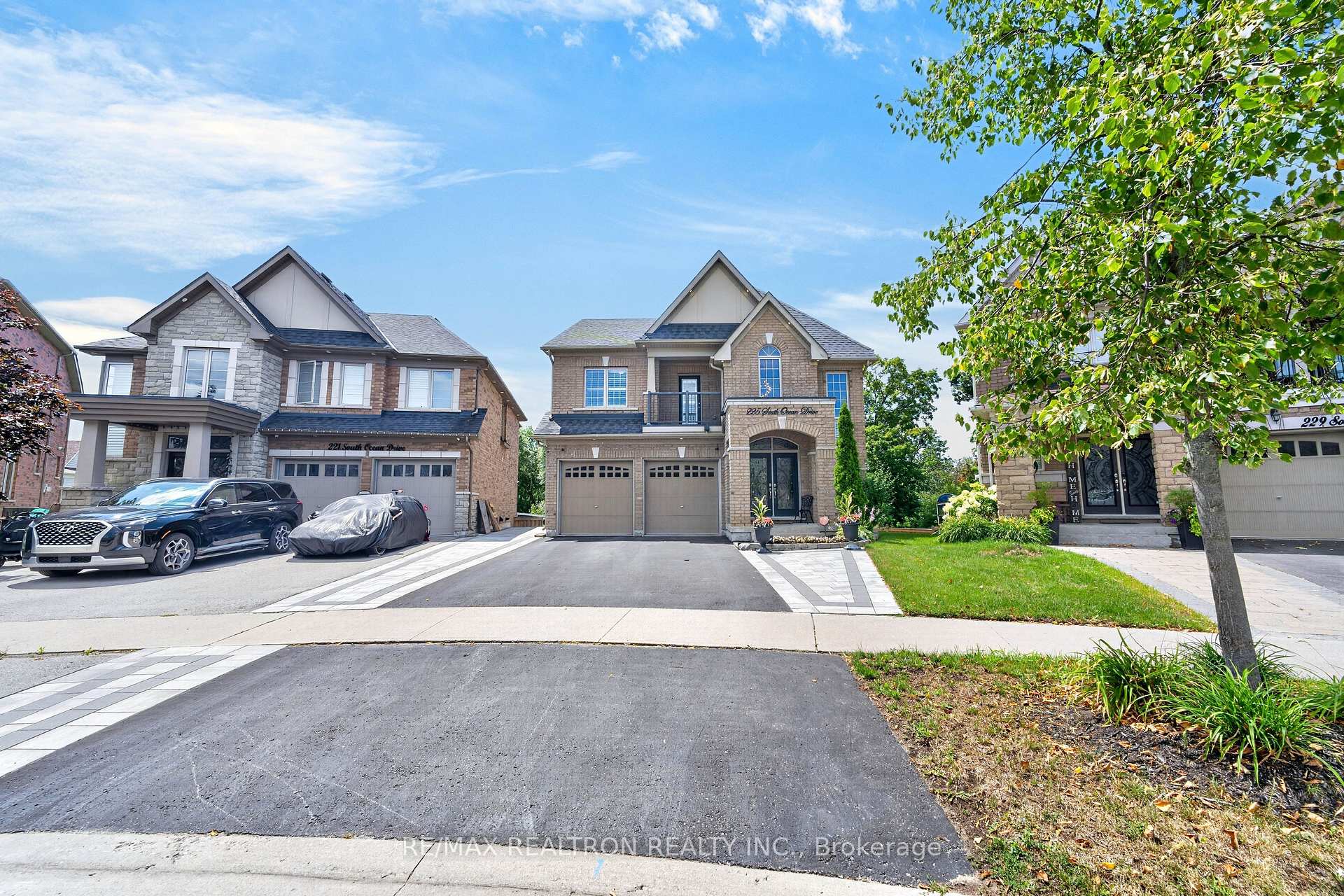Photo 3 of 225 South Ocean Drive, Oshawa, Windfields — HOMEH