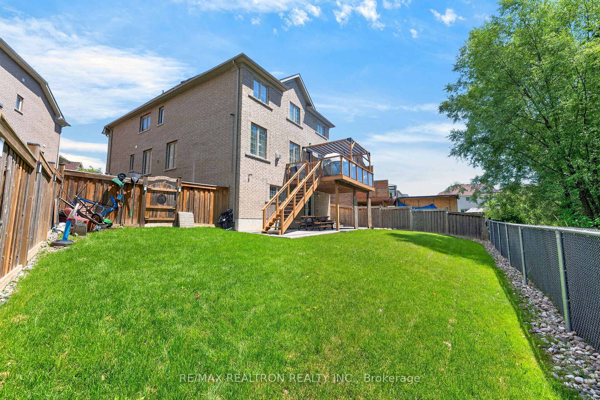 Photo 42 of 225 South Ocean Drive, Oshawa, Windfields — HOMEH