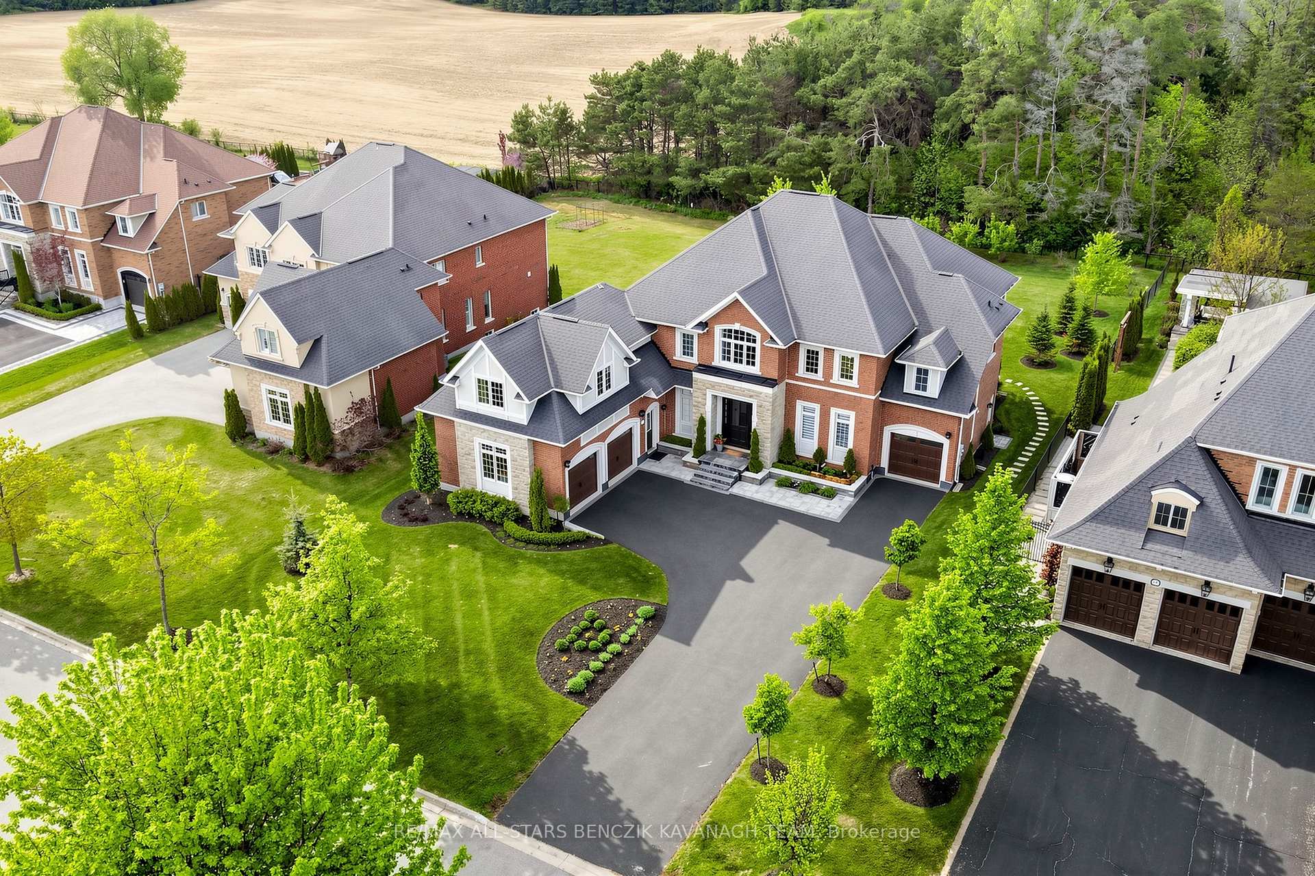 Photo 2 of 18 Wyndance Way, Uxbridge, Rural Uxbridge — HOMEH
