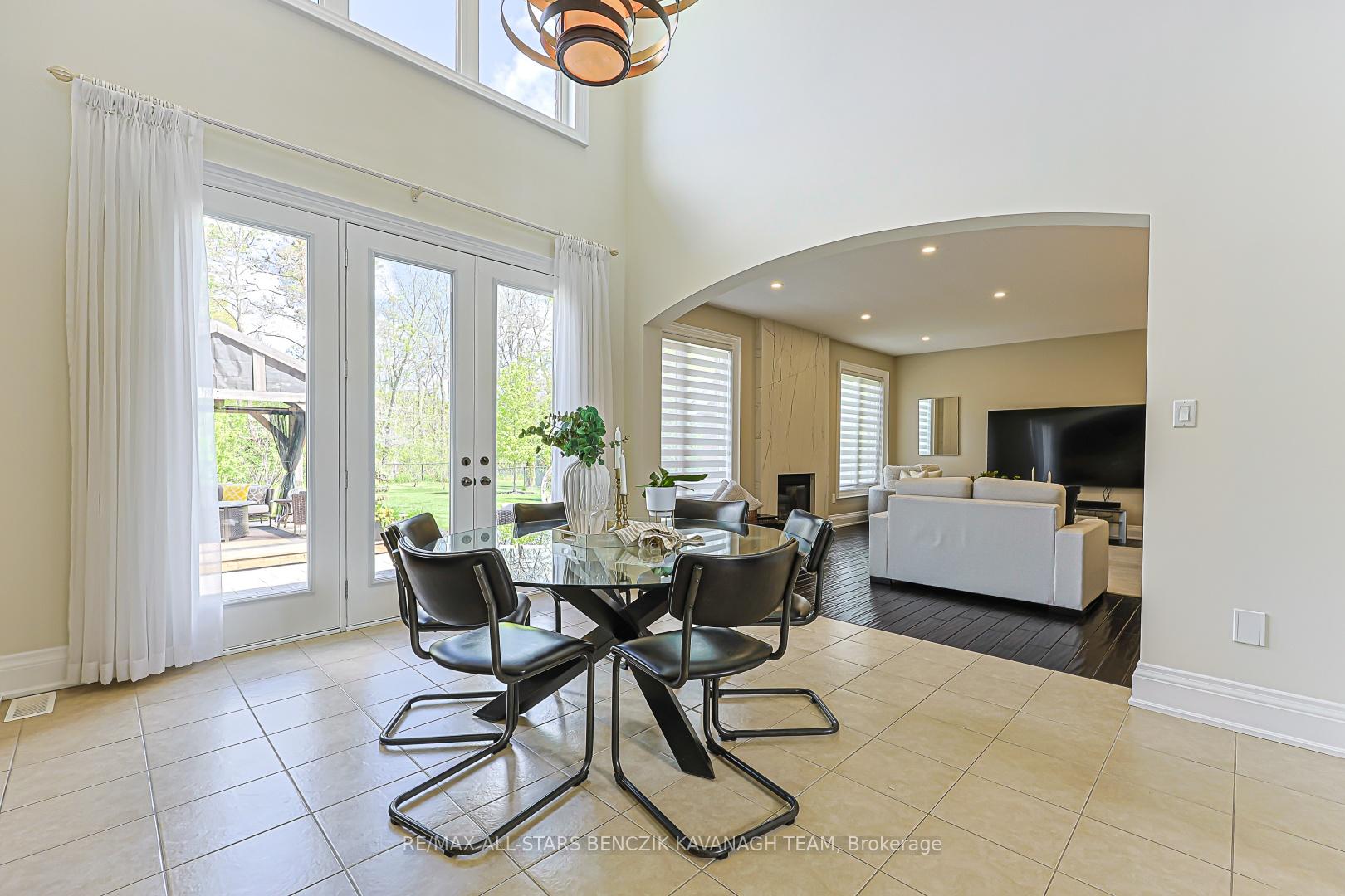 Photo 11 of 18 Wyndance Way, Uxbridge, Rural Uxbridge — HOMEH