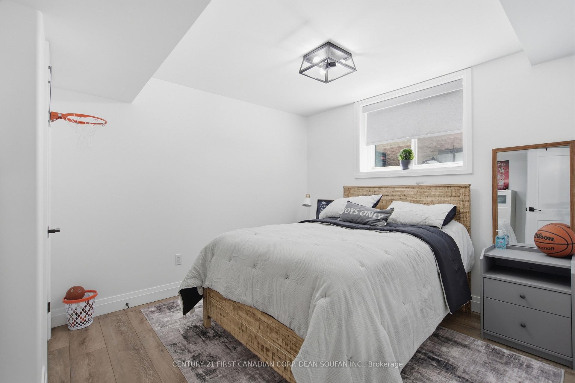 Photo 38 of 2152 Yellowbirch Place, London, North S — HOMEH