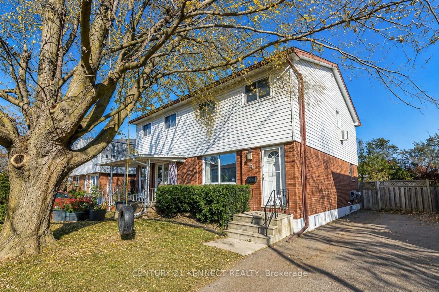 Photo 1 of 219 Barkley Crescent, Oshawa, Vanier — HOMEH