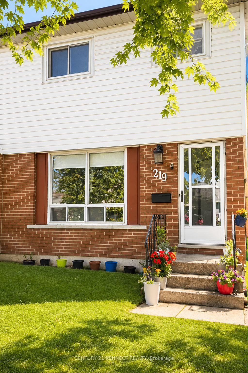 Photo 2 of 219 Barkley Crescent, Oshawa, Vanier — HOMEH