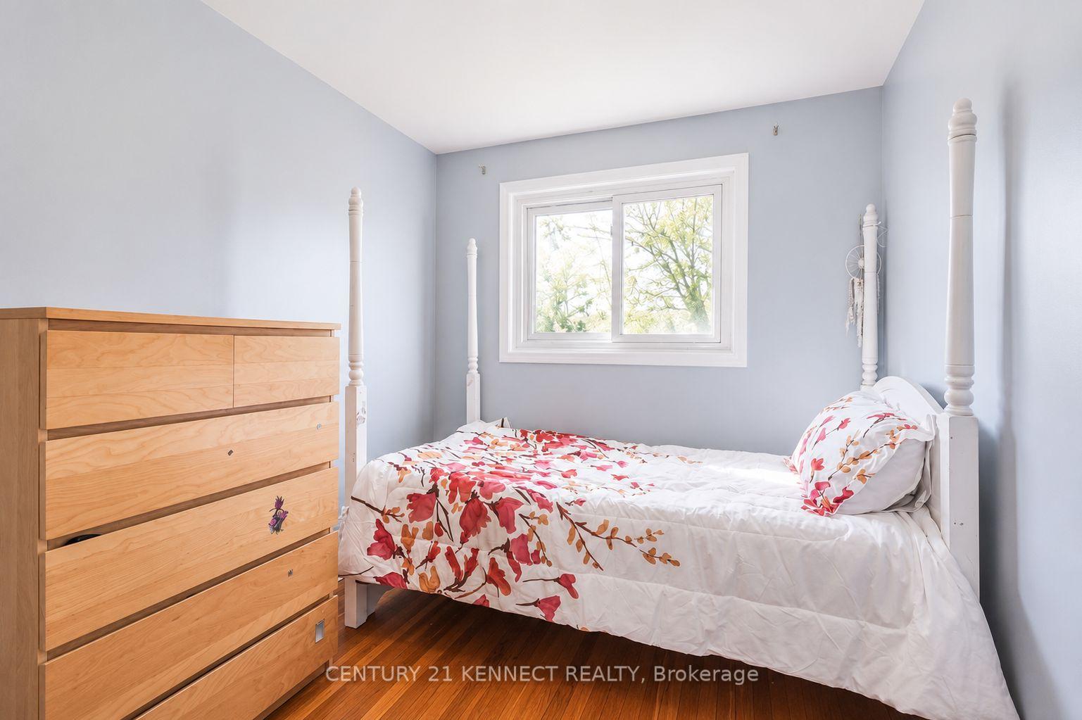Photo 9 of 219 Barkley Crescent, Oshawa, Vanier — HOMEH