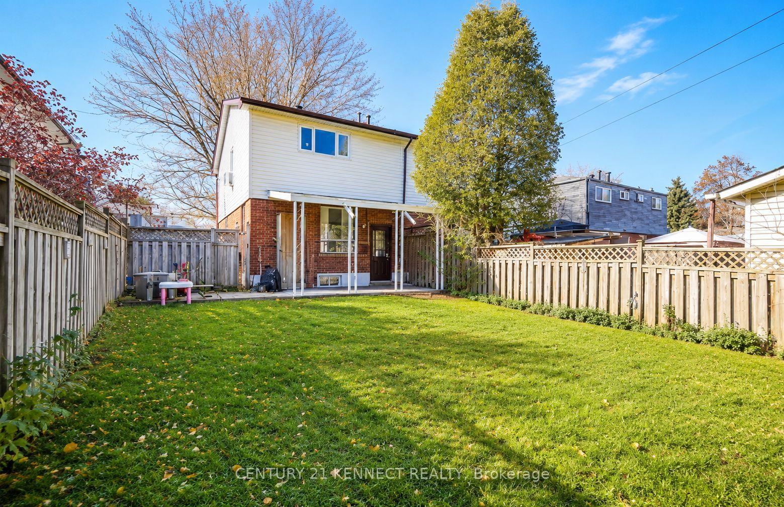 Photo 11 of 219 Barkley Crescent, Oshawa, Vanier — HOMEH