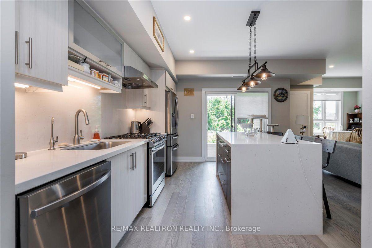 Photo 4 of Unit 114, 5 Chef Lane, Barrie, Innis-Shore — HOMEH