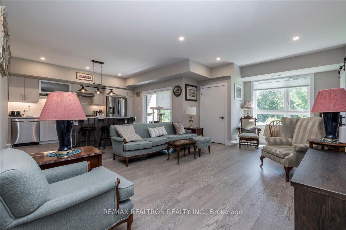 Photo 7 of Unit 114, 5 Chef Lane, Barrie, Innis-Shore — HOMEH