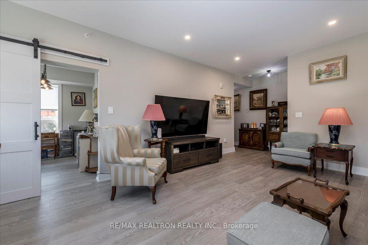 Photo 11 of Unit 114, 5 Chef Lane, Barrie, Innis-Shore — HOMEH