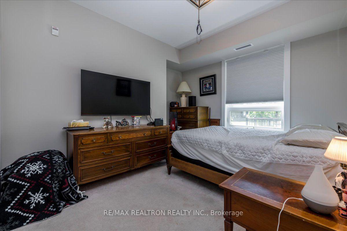 Photo 15 of Unit 114, 5 Chef Lane, Barrie, Innis-Shore — HOMEH
