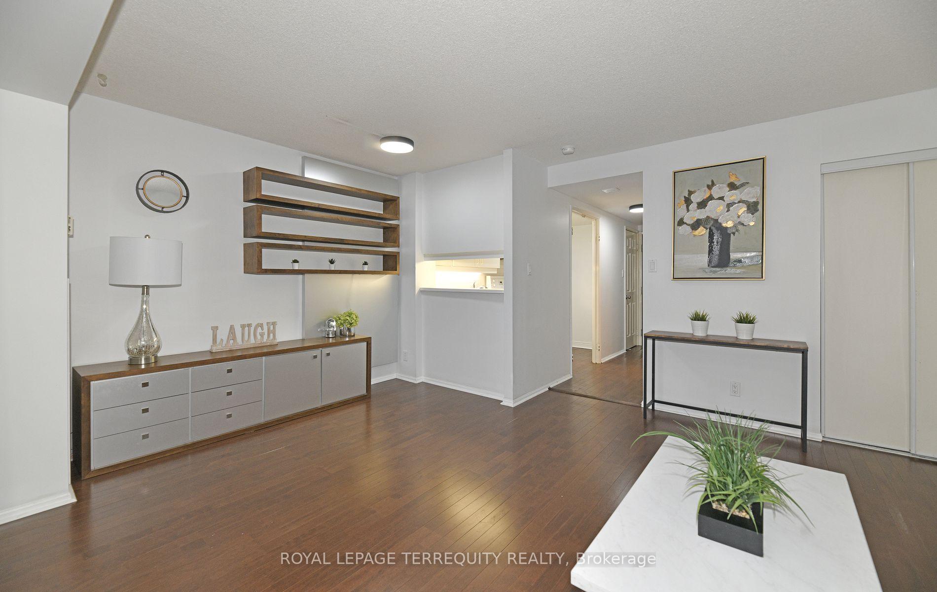 Photo 4 of Unit 1113, 711 Bay Street, Toronto, Bay Street Corridor — HOMEH