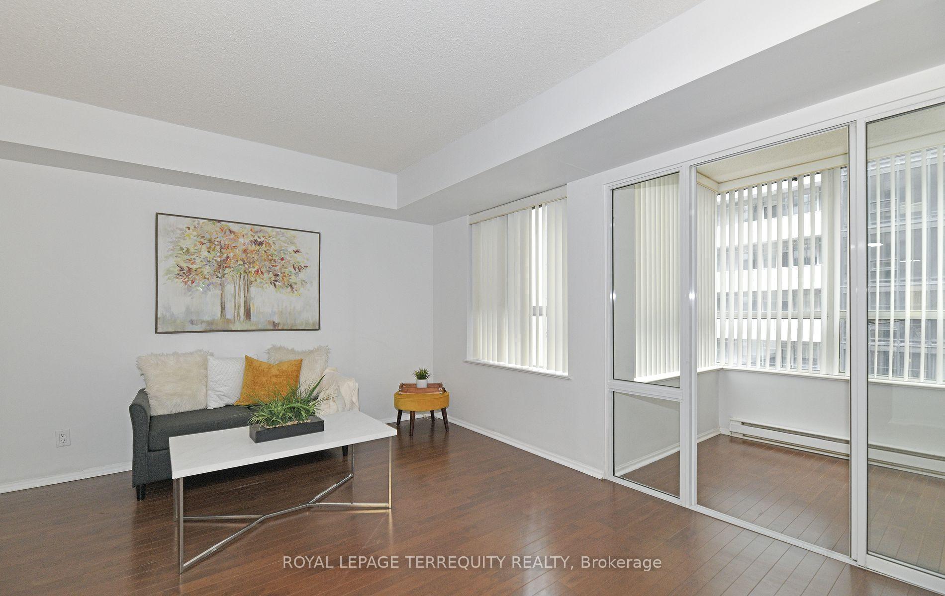 Photo 6 of Unit 1113, 711 Bay Street, Toronto, Bay Street Corridor — HOMEH