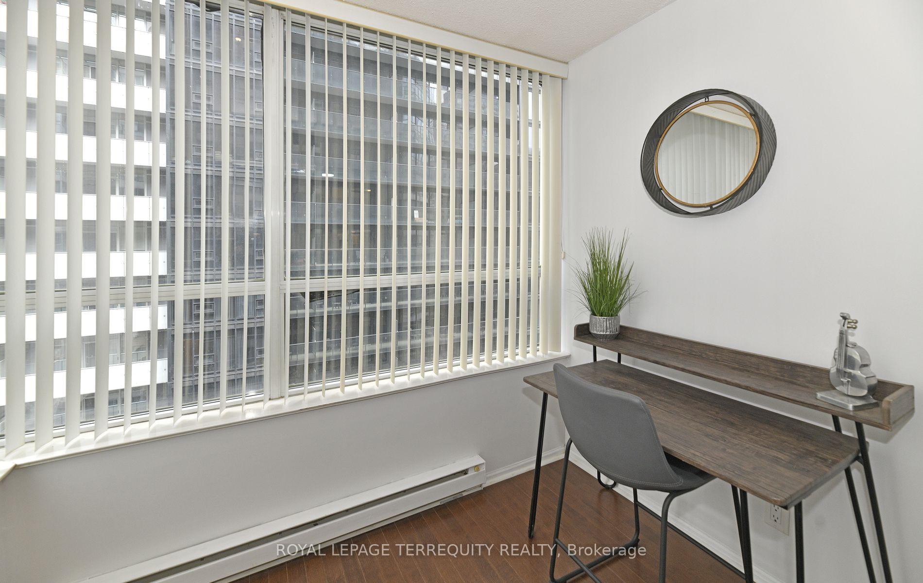 Photo 7 of Unit 1113, 711 Bay Street, Toronto, Bay Street Corridor — HOMEH