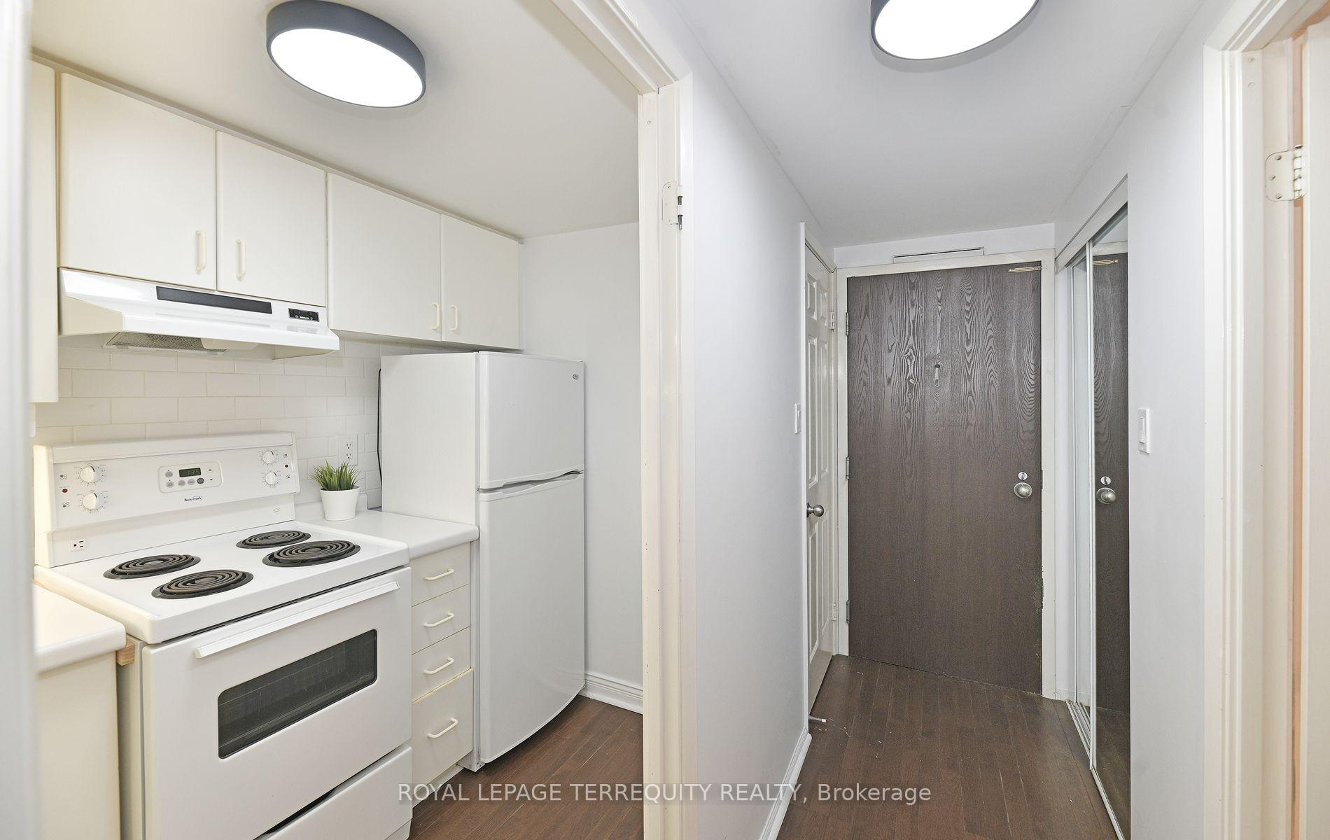 Photo 9 of Unit 1113, 711 Bay Street, Toronto, Bay Street Corridor — HOMEH