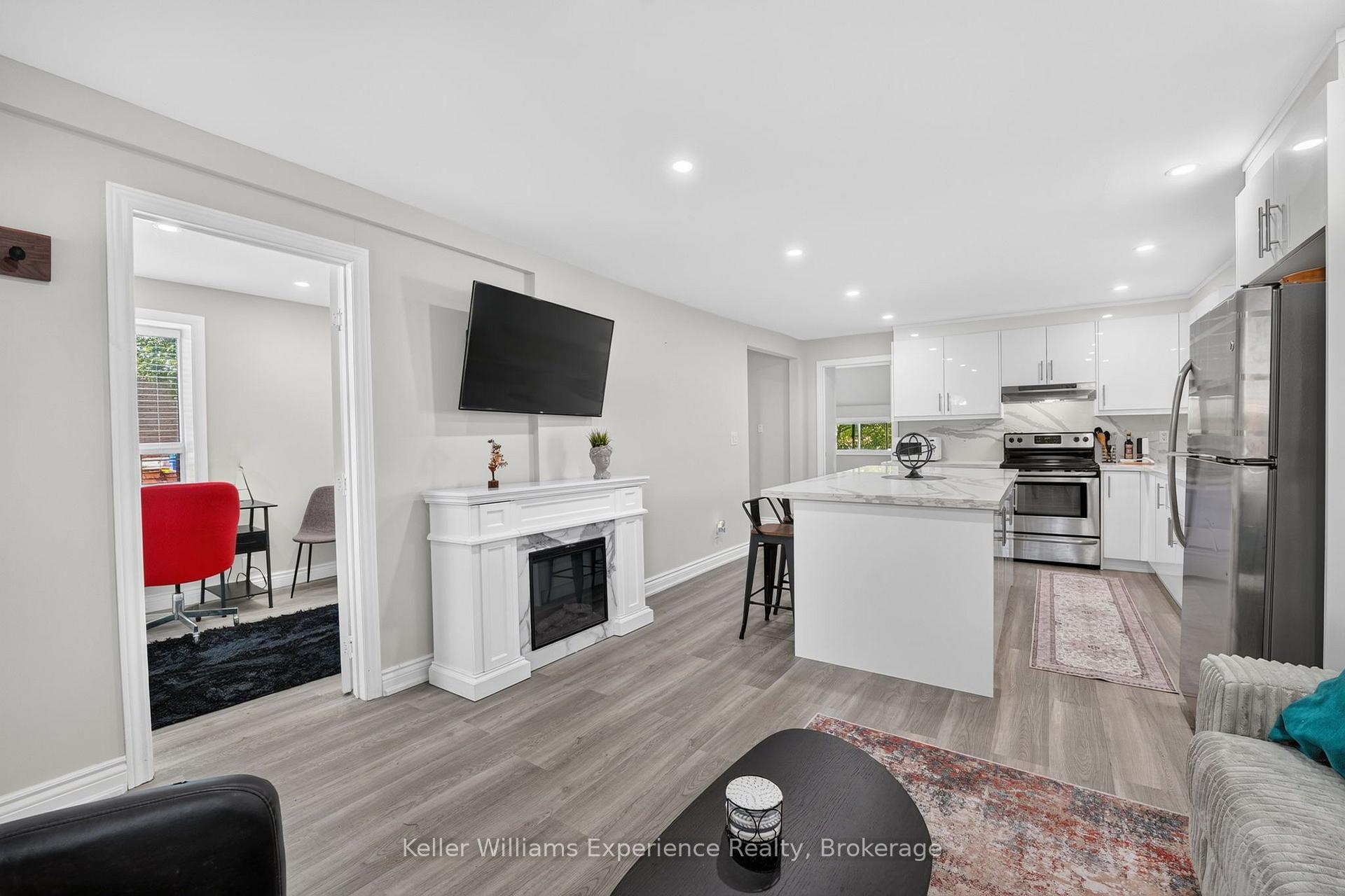 Photo 13 of 680 Ontario Street, Midland — HOMEH