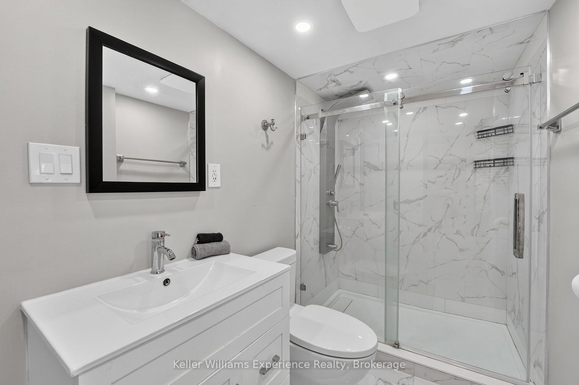 Photo 21 of 680 Ontario Street, Midland — HOMEH