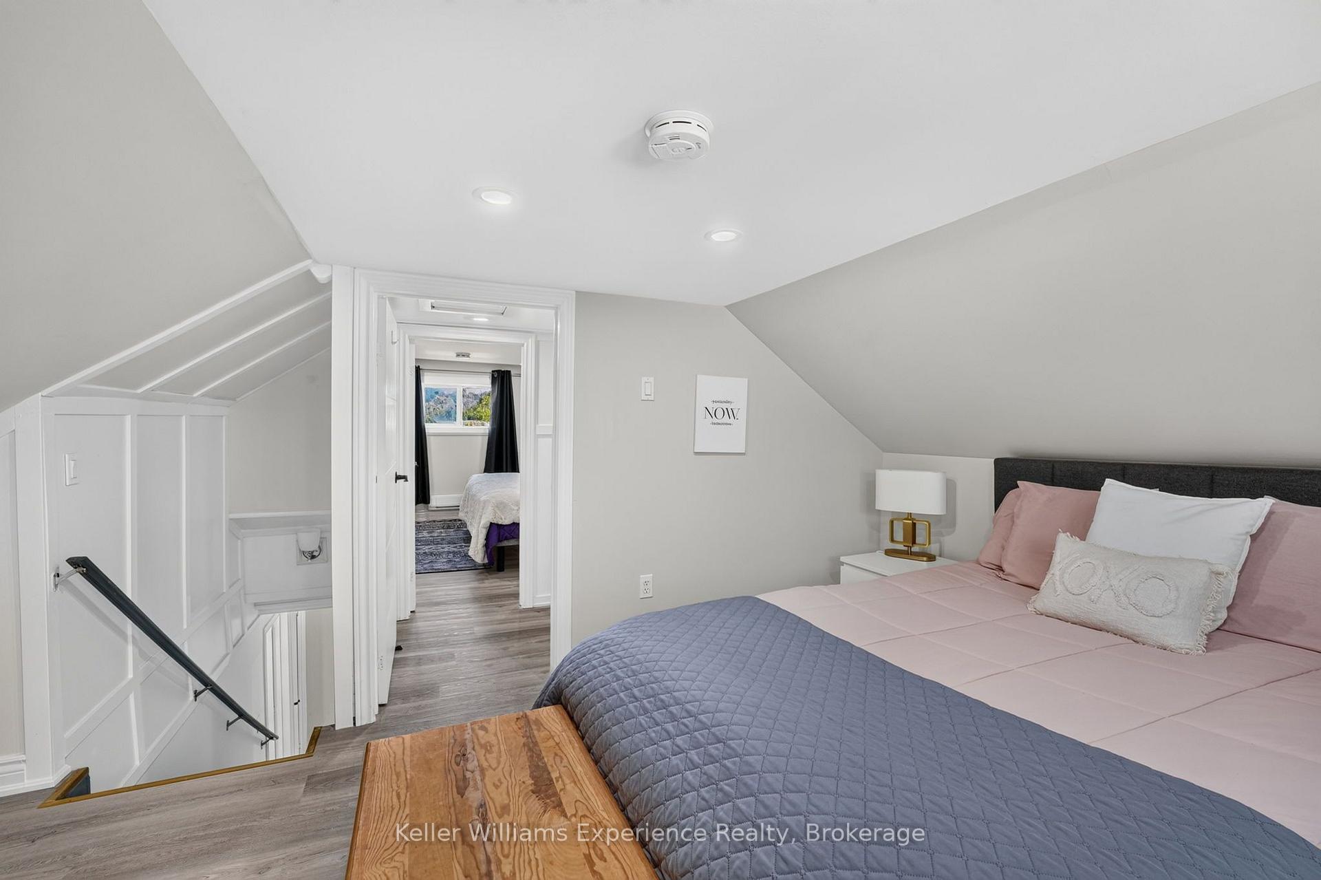 Photo 24 of 680 Ontario Street, Midland — HOMEH