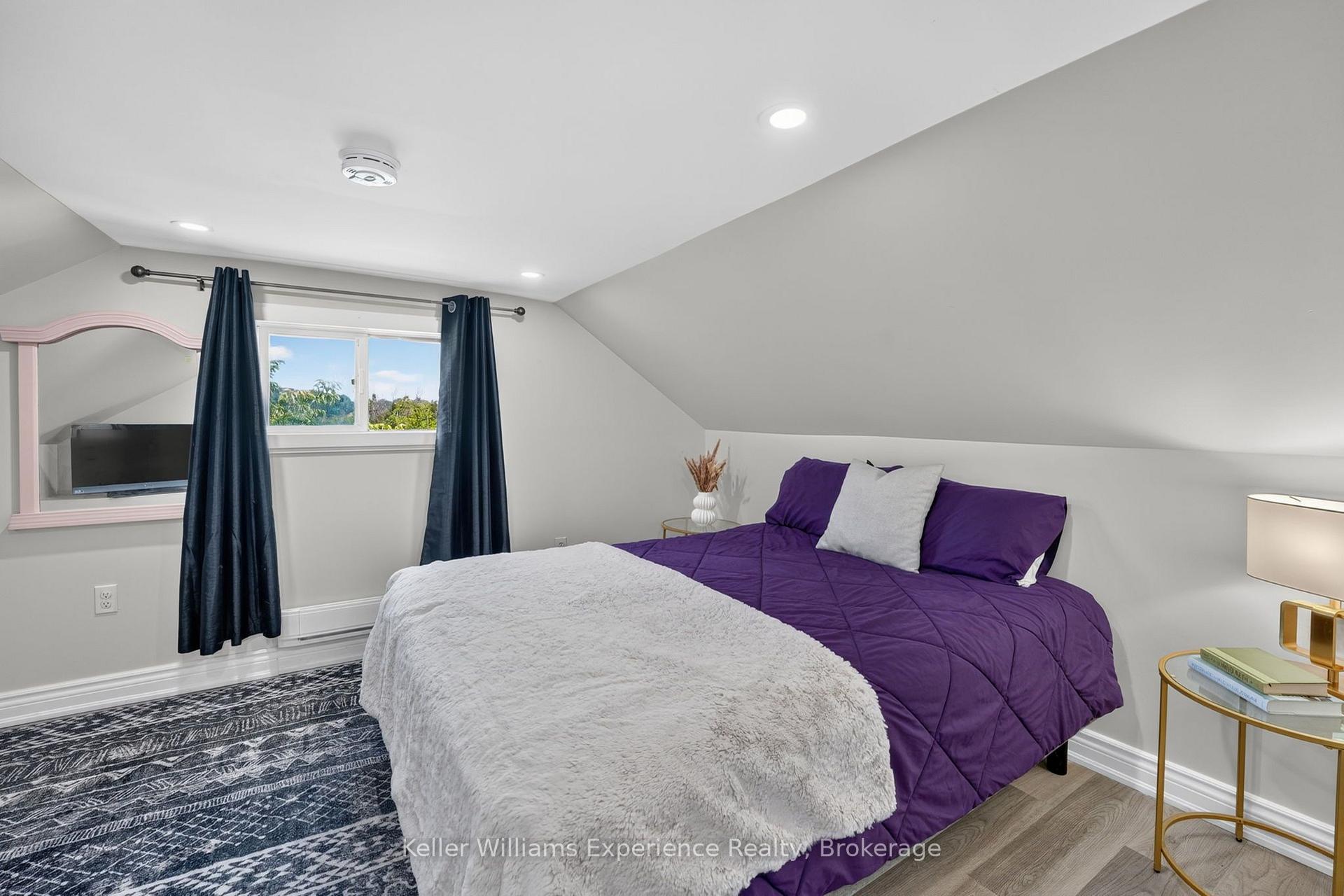 Photo 27 of 680 Ontario Street, Midland — HOMEH
