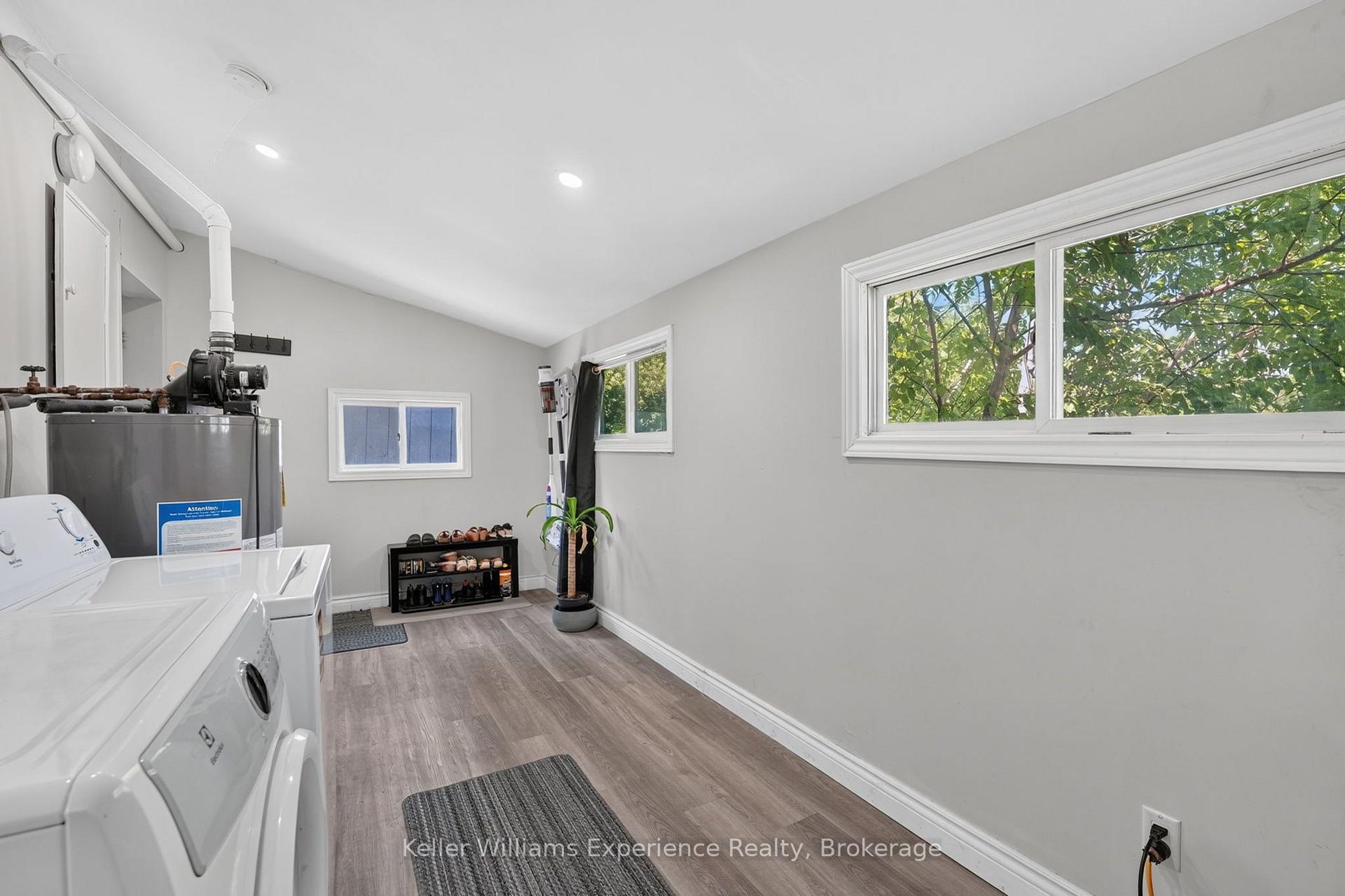 Photo 31 of 680 Ontario Street, Midland — HOMEH