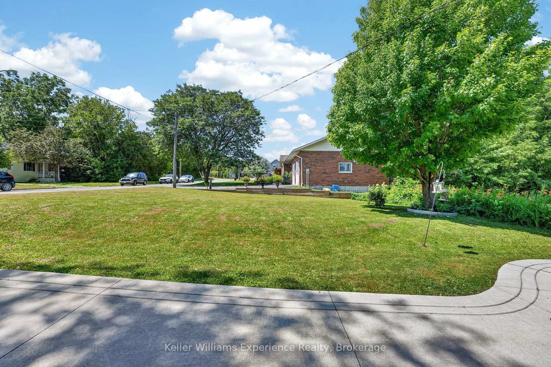 Photo 37 of 680 Ontario Street, Midland — HOMEH
