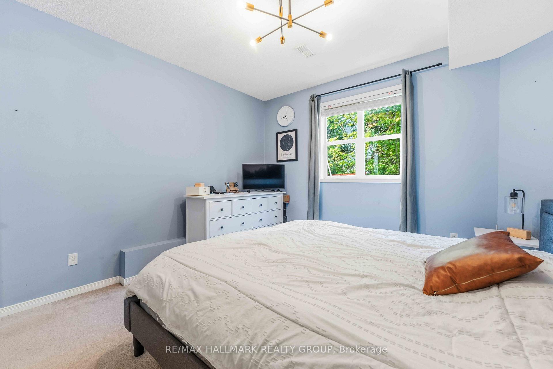 Photo 23 of 1588 Lisbon Street, Ottawa, Fallingbrook/Pineridge — HOMEH