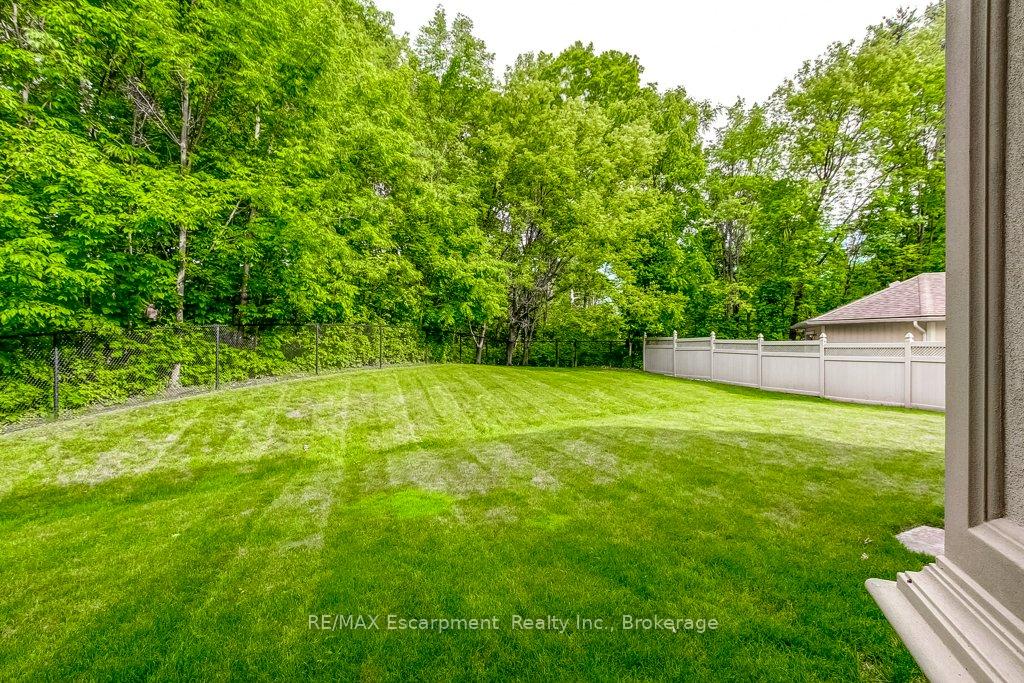 Photo 3 of 172 Diiorio Circle, Hamilton, Ancaster — HOMEH