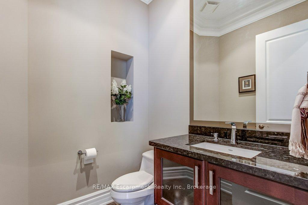 Photo 9 of 172 Diiorio Circle, Hamilton, Ancaster — HOMEH