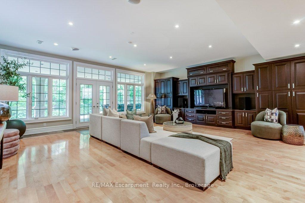 Photo 32 of 172 Diiorio Circle, Hamilton, Ancaster — HOMEH