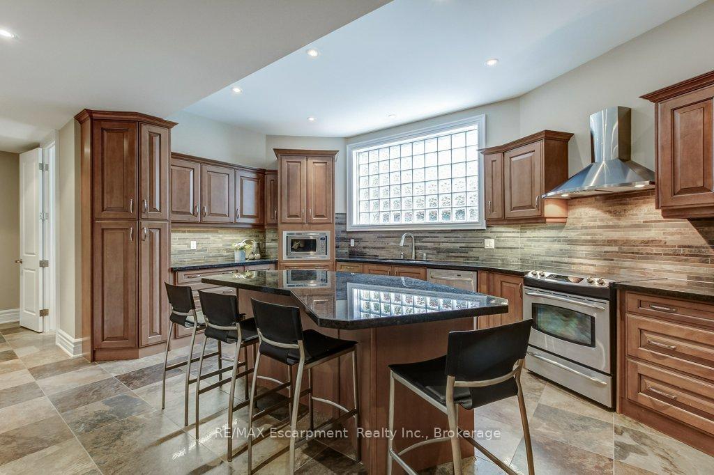 Photo 34 of 172 Diiorio Circle, Hamilton, Ancaster — HOMEH
