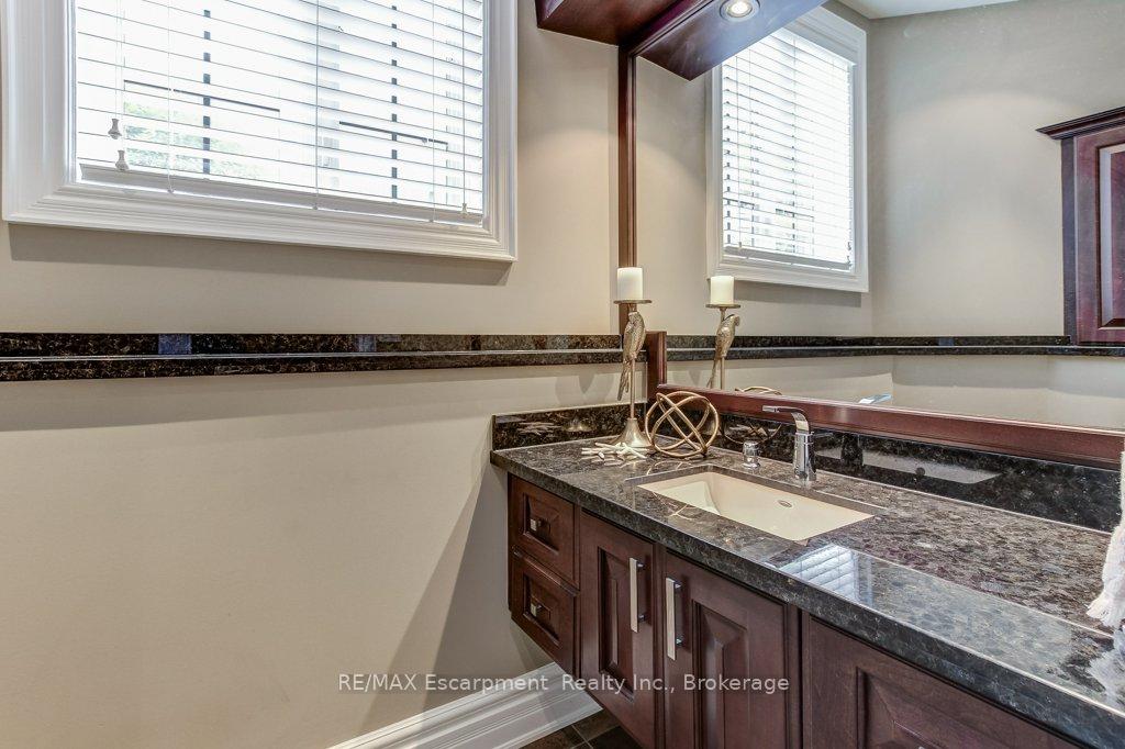 Photo 36 of 172 Diiorio Circle, Hamilton, Ancaster — HOMEH