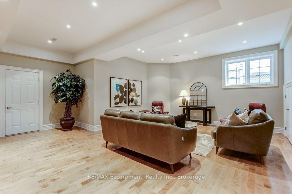 Photo 39 of 172 Diiorio Circle, Hamilton, Ancaster — HOMEH
