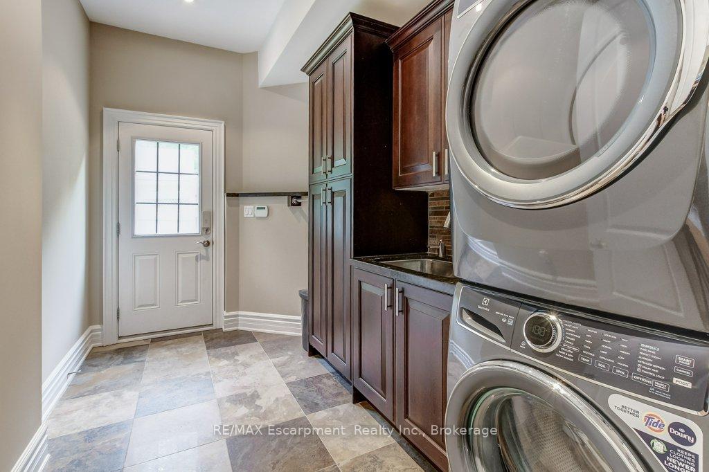 Photo 40 of 172 Diiorio Circle, Hamilton, Ancaster — HOMEH