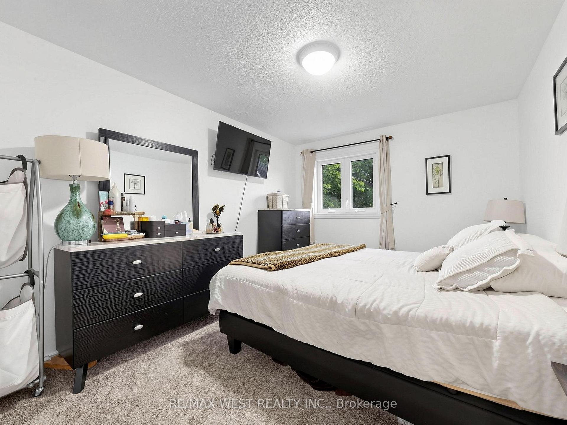 Photo 16 of 335 East Avenue N, Hamilton, Landsdale — HOMEH