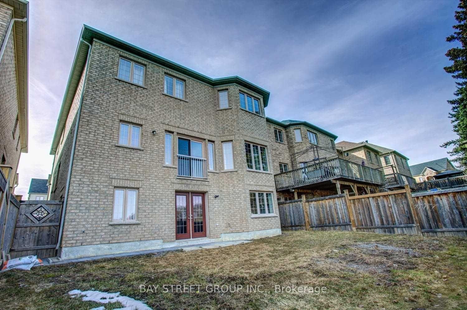 Photo 2 of Unit Lower, 17 Lady Karen Crescent, Vaughan, Patterson — HOMEH