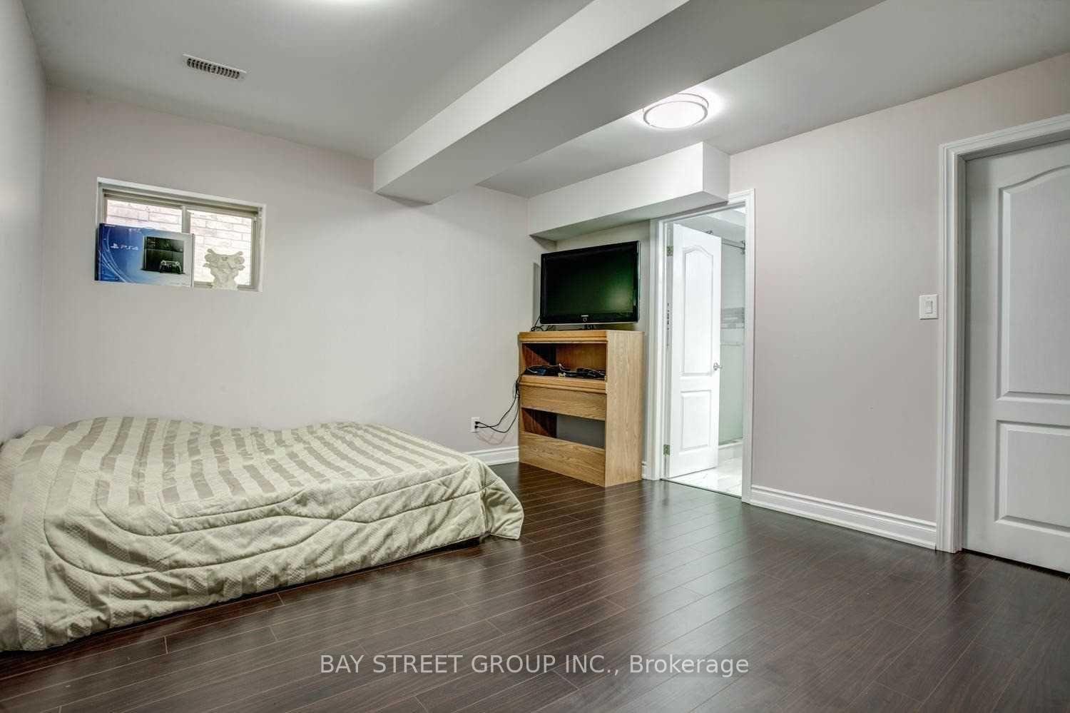 Photo 12 of Unit Lower, 17 Lady Karen Crescent, Vaughan, Patterson — HOMEH