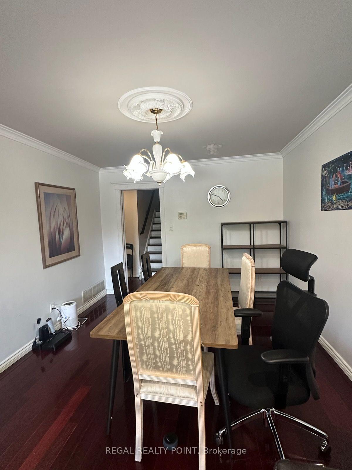 Photo 4 of 6 Harrington Crescent, North York, Bayview Woods-Steeles — HOMEH
