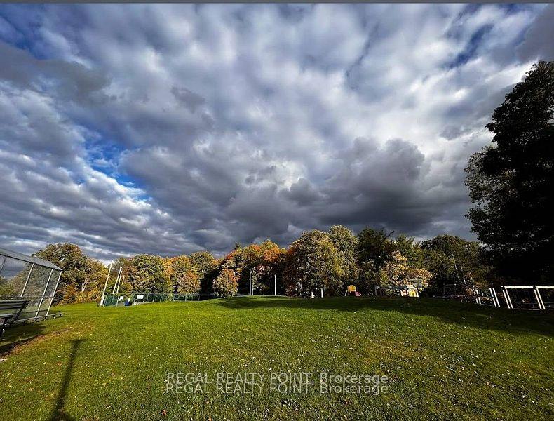Photo 14 of 6 Harrington Crescent, North York, Bayview Woods-Steeles — HOMEH