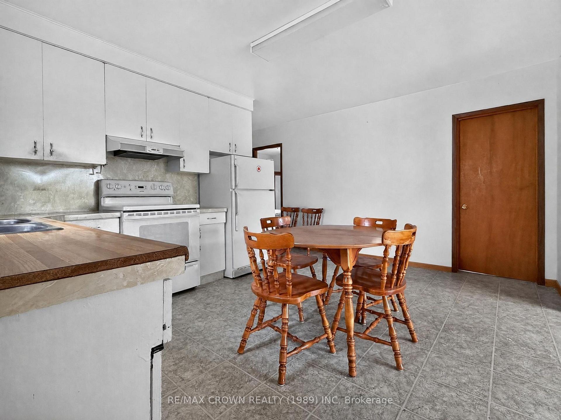 Photo 13 of 706 Prince Street, Hearst — HOMEH