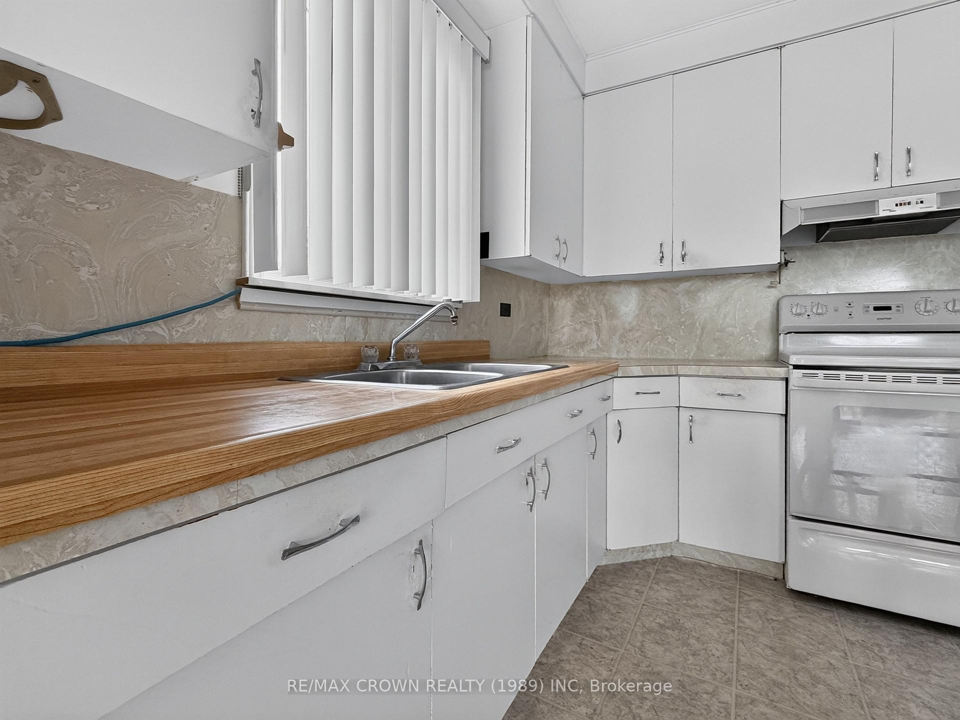 Photo 16 of 706 Prince Street, Hearst — HOMEH