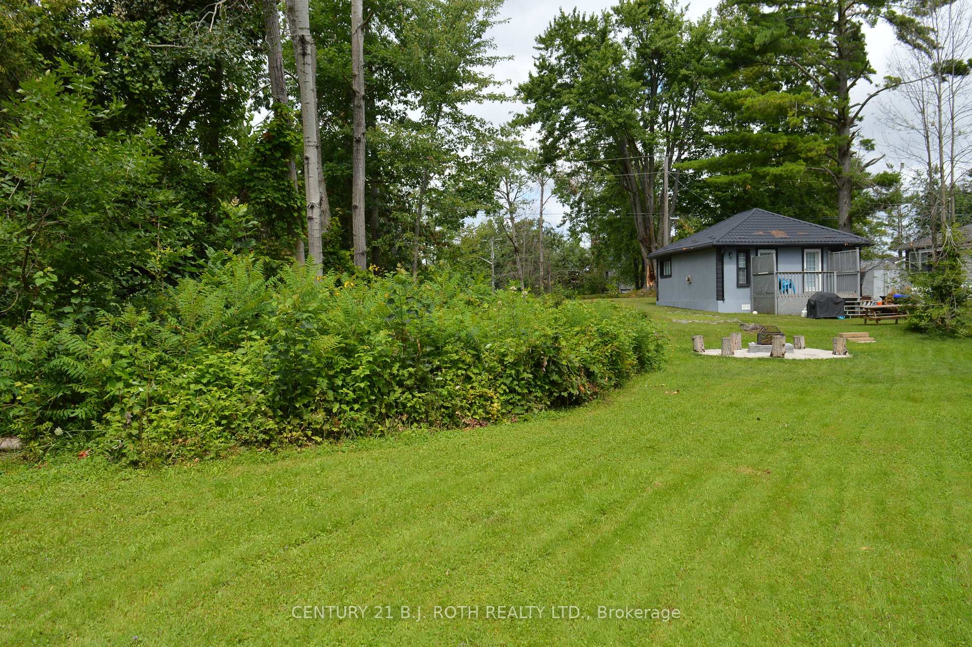 Photo 14 of 29 Ridge Avenue, Ramara, Brechin — HOMEH