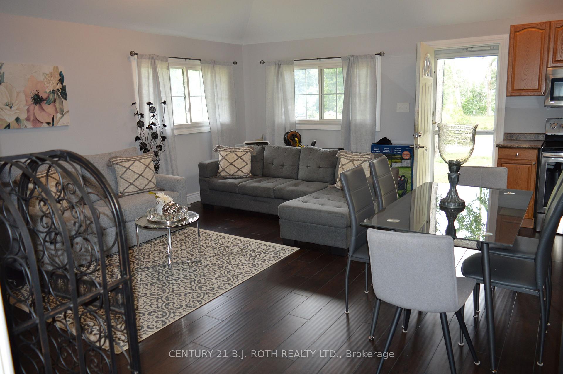 Photo 20 of 29 Ridge Avenue, Ramara, Brechin — HOMEH