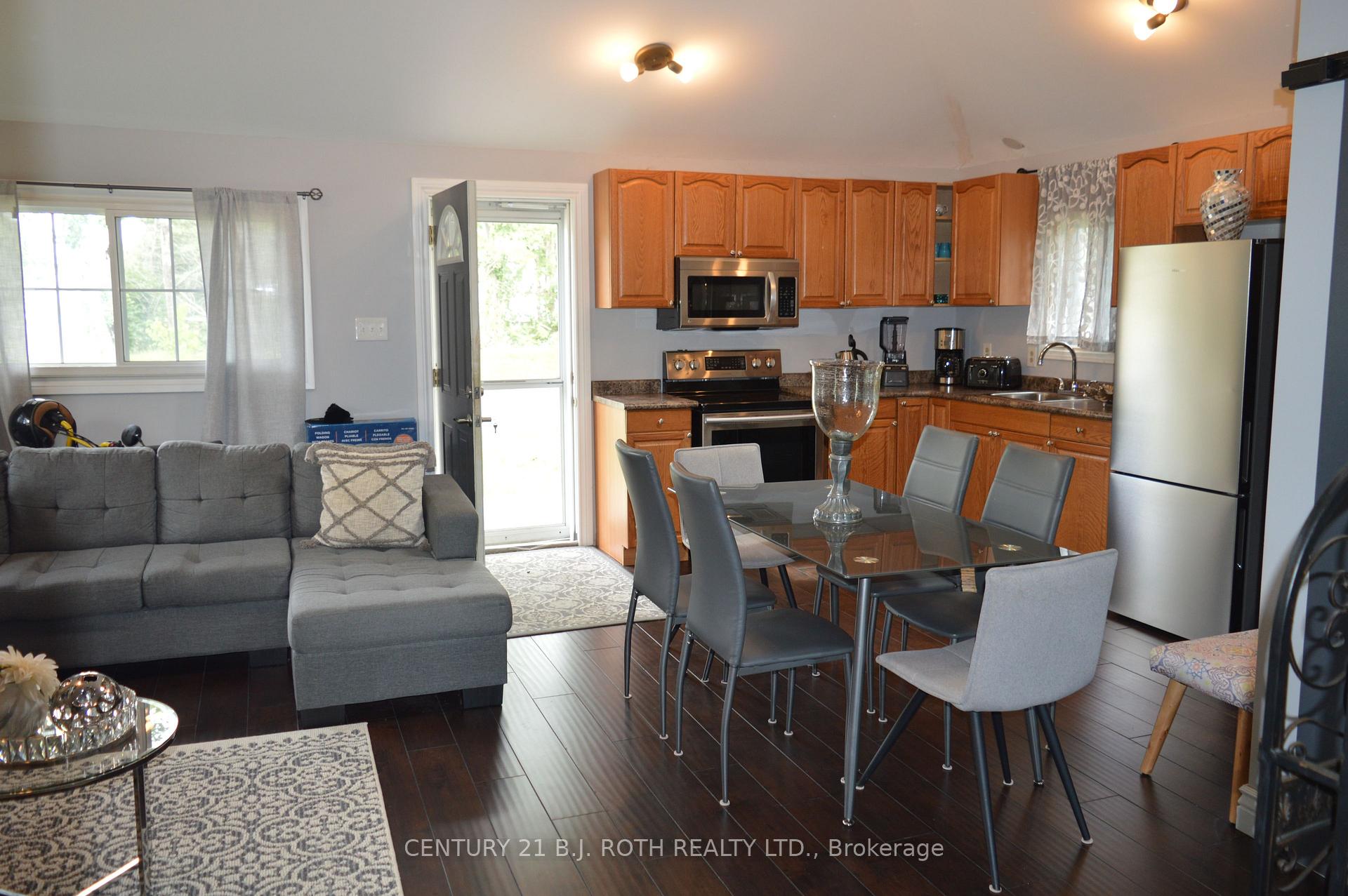 Photo 24 of 29 Ridge Avenue, Ramara, Brechin — HOMEH