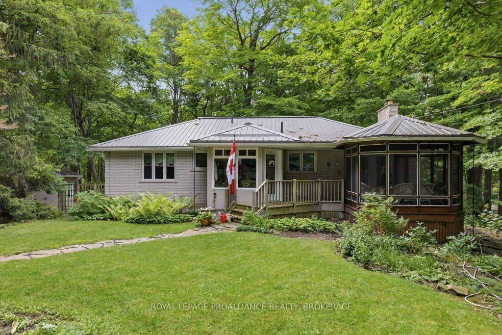 Photo 3 of 12 Oriole Lane, Kingston, Kingston East (Incl CFB Kingston) — HOMEH