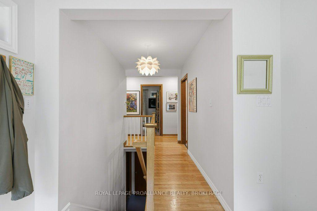 Photo 9 of 12 Oriole Lane, Kingston, Kingston East (Incl CFB Kingston) — HOMEH