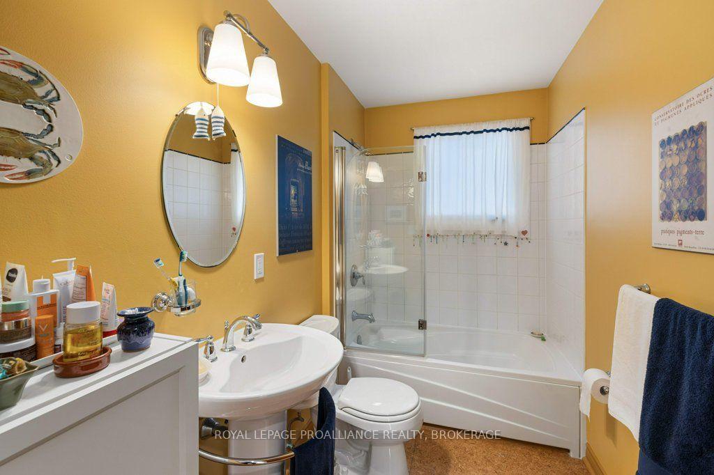Photo 41 of 12 Oriole Lane, Kingston, Kingston East (Incl CFB Kingston) — HOMEH