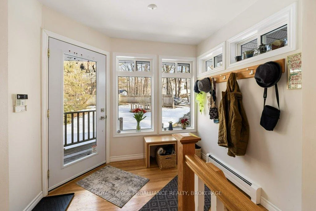 Photo 8 of 12 Oriole Lane, Kingston, Kingston East (Incl CFB Kingston) — HOMEH