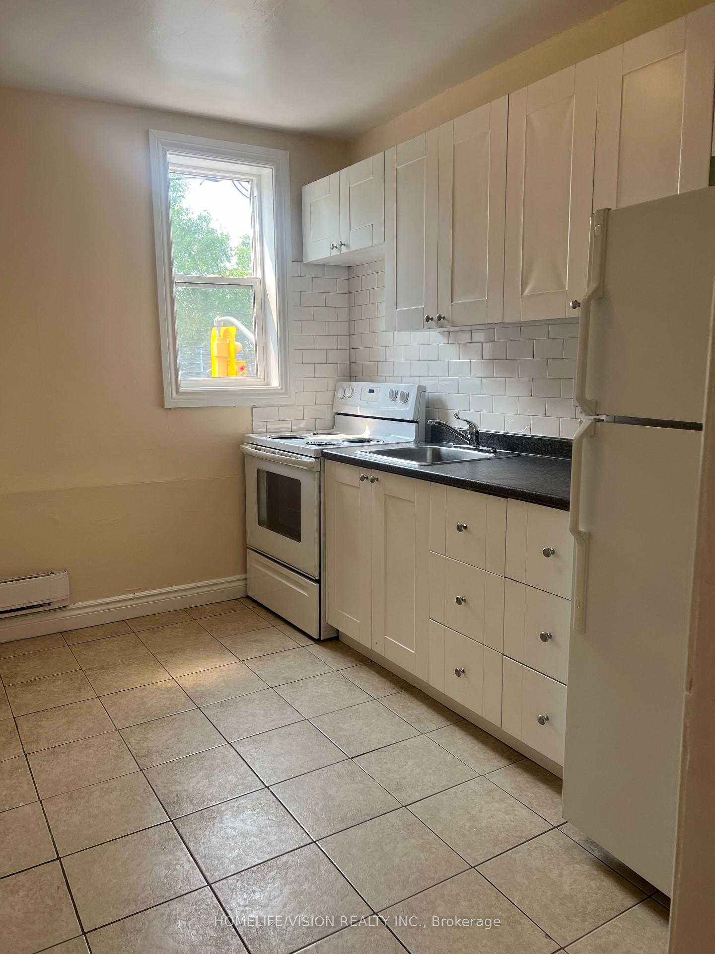 Photo 1 of Unit 1, 788 Eglinton Avenue E, Toronto, Leaside — HOMEH