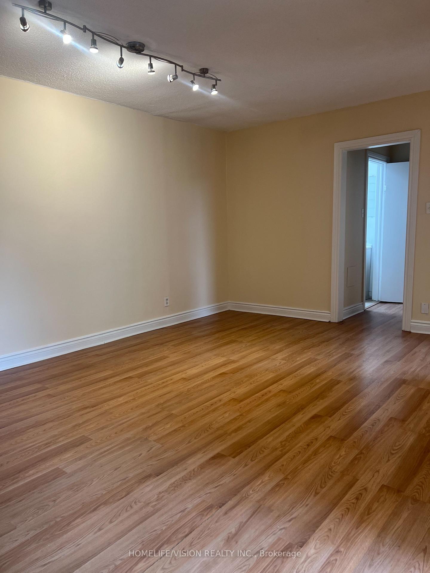 Photo 3 of Unit 1, 788 Eglinton Avenue E, Toronto, Leaside — HOMEH