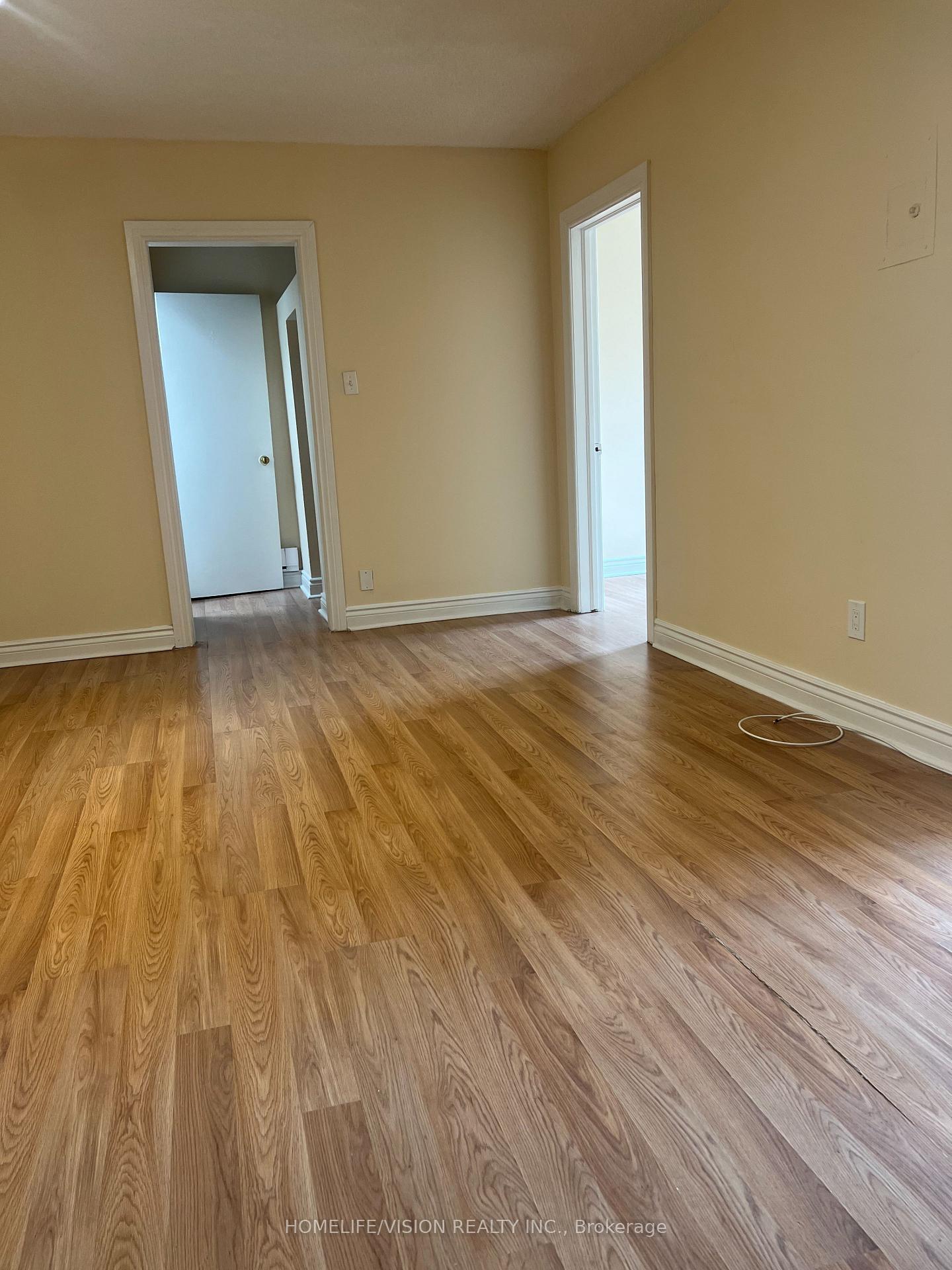 Photo 4 of Unit 1, 788 Eglinton Avenue E, Toronto, Leaside — HOMEH